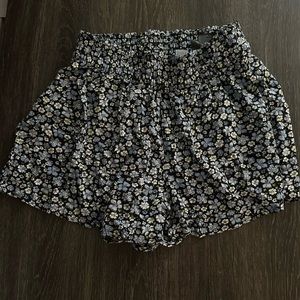 H&M floral shorts